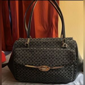 COACH Madison Needlepoint Opt
Art Grey/ Black Canvas Shoulder Bag